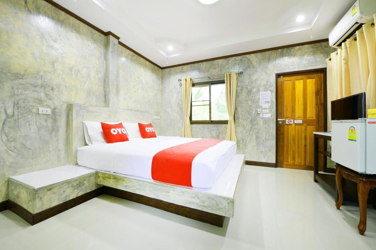 Oyo 536 Reuan Kanthima Ban Laem Chabang Exterior foto